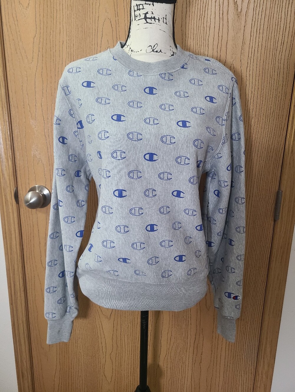 Champion Reverse Weave Logo Pullover Crewneck Heather Gray Sweatshirt